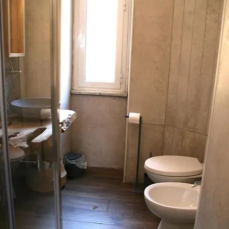 Apartamento Base In The Appio Latino Roma